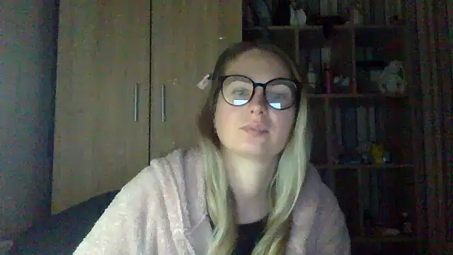 VikiLove765 online show from 02-01-26, 10:19