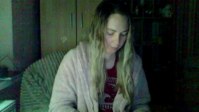 VikiLove765 online show from 02-15-26, 08:49