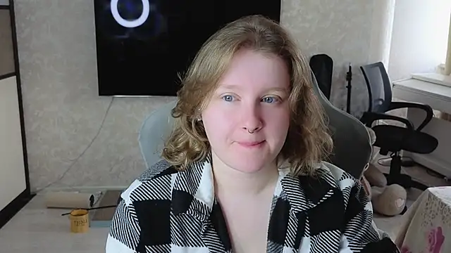 Snapshot of Ol1via chatting on 06-18-26, 03:07 Ol1via online show from 06-18-26, 03:07