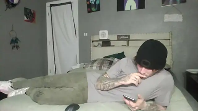 Snapshot of Derrick7799 chatting on 01-13-26, 02:17 Derrick7799 online show from 01-13-26, 02:17