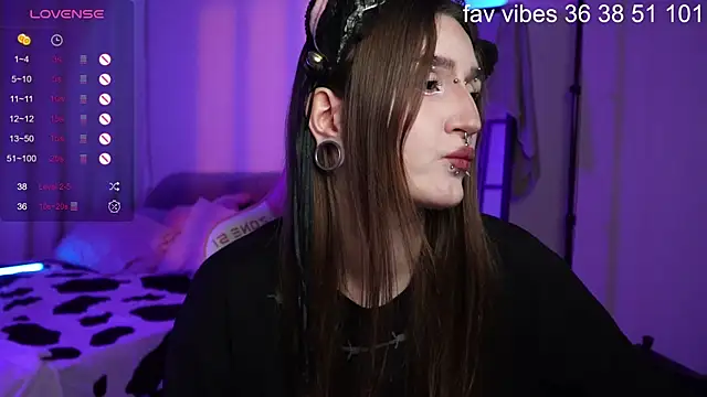 Alice Goth online show from 07-08-26, 03:55