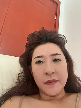 Snapshot of Jingjingxiang-520 chatting on 06-26-26, 01:43 Jingjingxiang-520 online show from 06-26-26, 01:43