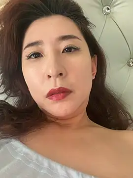 Snapshot of Jingjingxiang-520 chatting on 06-27-26, 02:27 Jingjingxiang-520 online show from 06-27-26, 02:27