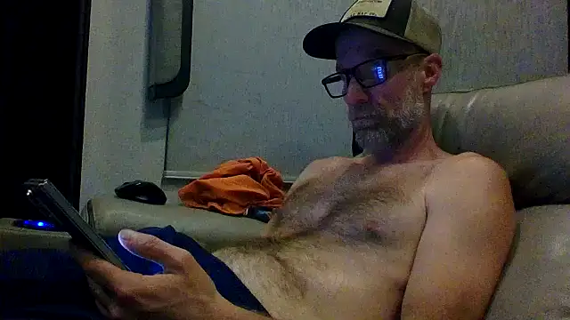 Snapshot of tittycum3636 chatting on 06-20-26, 09:01 tittycum3636 online show from 06-20-26, 09:01