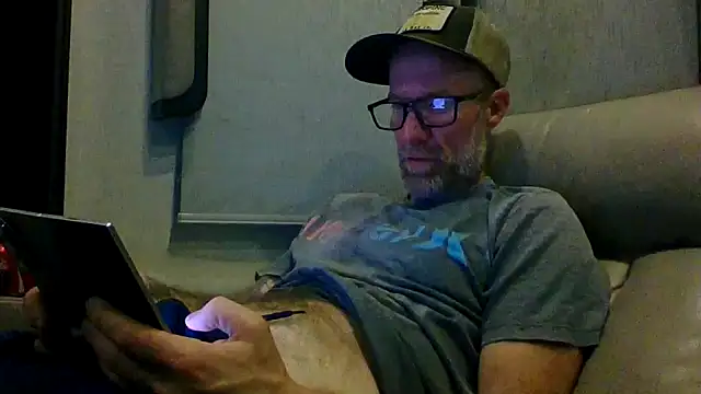 Snapshot of tittycum3636 chatting on 06-27-26, 07:13 tittycum3636 online show from 06-27-26, 07:13
