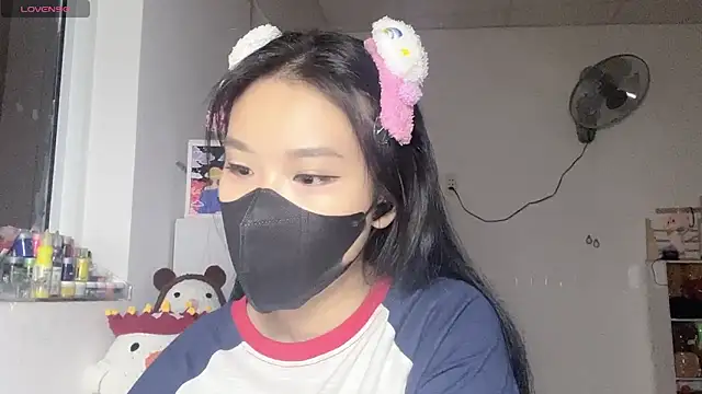 Tieu-May online show from 04-18-26, 08:18