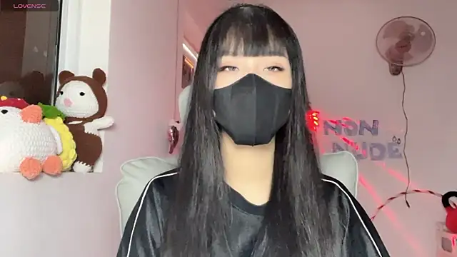 Tieu-May online show from 07-18-26, 08:18