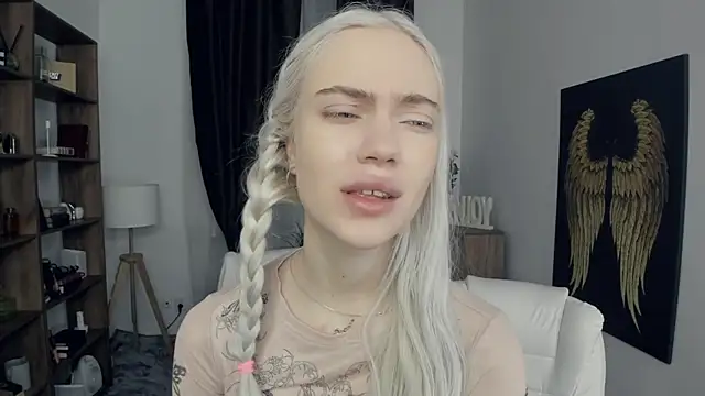 KristalCrowner online show from 02-16-26, 07:21