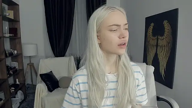 KristalCrowner online show from 02-20-26, 07:36