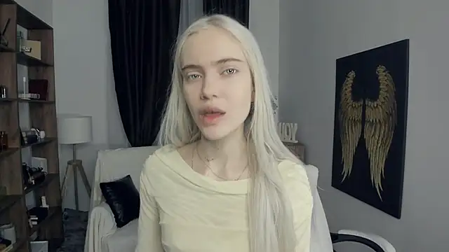 KristalCrowner online show from 02-21-26, 07:37