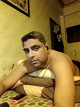 Snapshot of hardnhornybull chatting on 02-28-26, 08:32 hardnhornybull online show from 02-28-26, 08:32