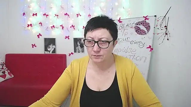 EmilyL0ve online show from 03-08-26, 06:23