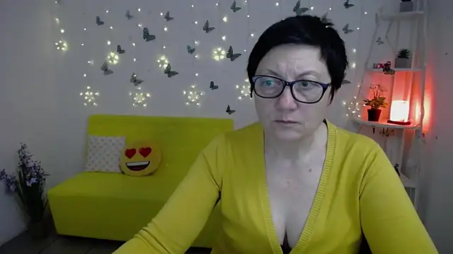 EmilyL0ve online show from 04-16-26, 09:39