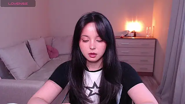 Snapshot of lia_hetty chatting on 05-15-26, 04:03 lia hetty online show from 05-15-26, 04:03