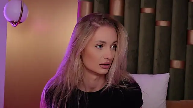 AmeliaAngel online show from 10-20-25, 06:03