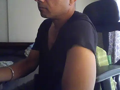 Snapshot of Moh-Moksha chatting on 02-18-26, 09:27 Moh-Moksha online show from 02-18-26, 09:27
