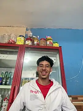 lzinho9153 online show from 04-10-26, 04:33