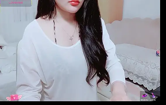 Snapshot of Junnatalie__ chatting on 06-23-26, 03:15 Junnatalie online show from 06-23-26, 03:15