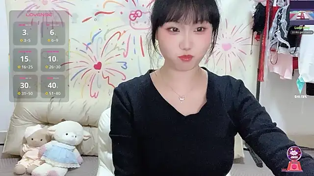 xiaoguai99 online show from 04-12-26, 12:54