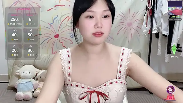 Snapshot of xiaoguai99 chatting on 06-29-26, 12:38 xiaoguai99 online show from 06-29-26, 12:38