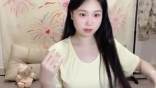 Snapshot of xiaoguai99 chatting on 07-08-26, 12:42 xiaoguai99 online show from 07-08-26, 12:42