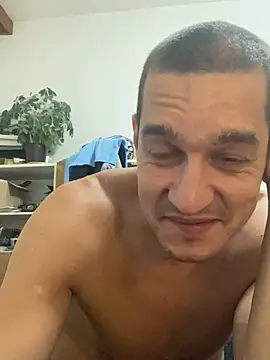 Snapshot of slabyhrac chatting on 06-19-26, 01:43 slabyhrac online show from 06-19-26, 01:43
