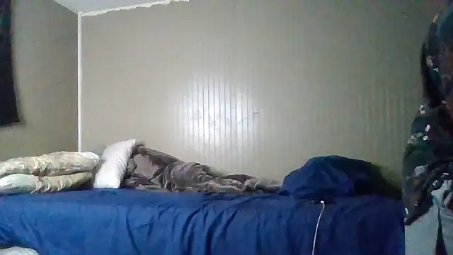 Snapshot of Quuwavve chatting on 03-21-26, 11:52 Quuwavve online show from 03-21-26, 11:52