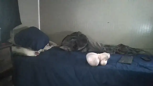 Snapshot of Quuwavve chatting on 04-03-26, 05:27 Quuwavve online show from 04-03-26, 05:27