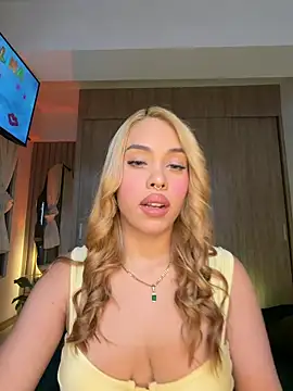 Snapshot of karymoron chatting on 04-23-26, 06:36 karymoron online show from 04-23-26, 06:36