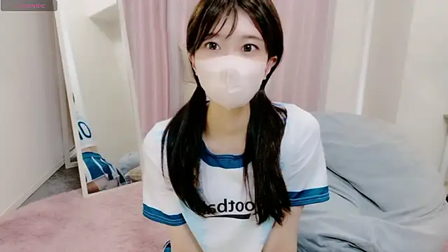 Snapshot of Rui-chaaan chatting on 05-09-26, 05:23 Rui-chaaan online show from 05-09-26, 05:23