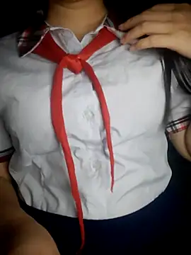 Snapshot of lina_loveee chatting on 06-23-26, 04:49 lina loveee online show from 06-23-26, 04:49