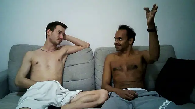 Snapshot of batschi0512 chatting on 02-04-26, 04:18 batschi0512 online show from 02-04-26, 04:18
