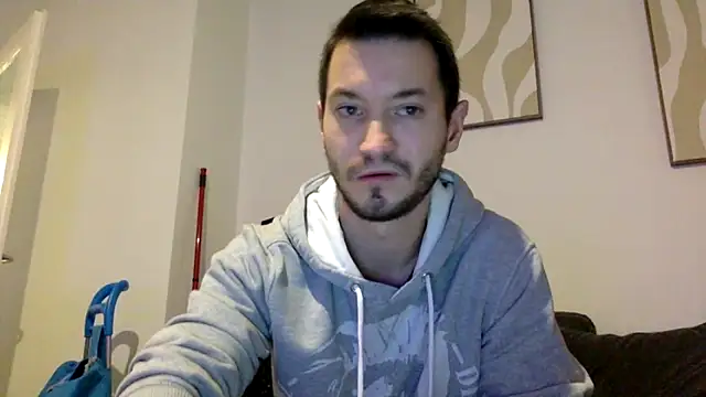 Snapshot of batschi0512 chatting on 02-13-26, 07:21 batschi0512 online show from 02-13-26, 07:21