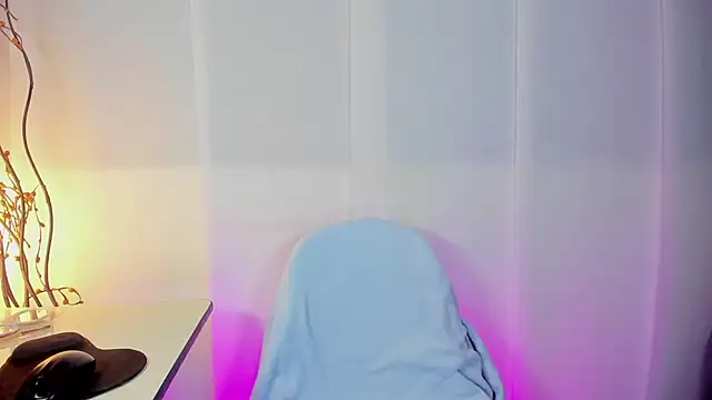 Sue blue online show from 04-12-26, 04:28