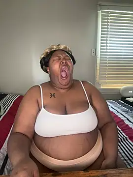 Chocolatebunnyxx96 online show from 04-02-26, 06:38