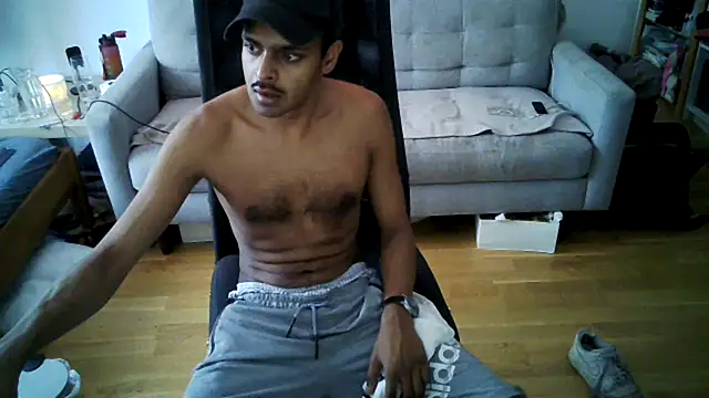 teamrocket1433 online show from 02-08-26, 09:34