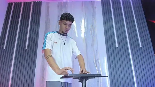 Lucas hot 20 online show from 02-26-26, 07:40