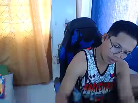 Snapshot of holly_oreo chatting on 07-18-26, 12:48 holly oreo online show from 07-18-26, 12:48