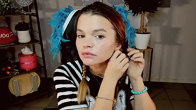 Snapshot of SaraGolben chatting on 01-08-26, 10:06 SaraGolben online show from 01-08-26, 10:06