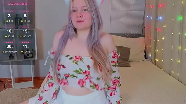 PinkyYoungPie online show from 01-13-26, 04:51