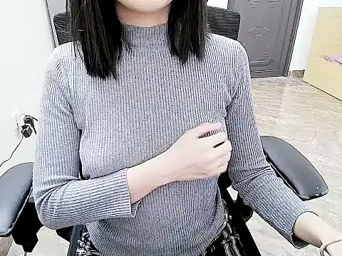 Snapshot of Shulee- chatting on 01-13-26, 03:12 Shulee- online show from 01-13-26, 03:12