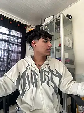 Snapshot of MaxStar26 chatting on 01-11-26, 12:54 MaxStar26 online show from 01-11-26, 12:54