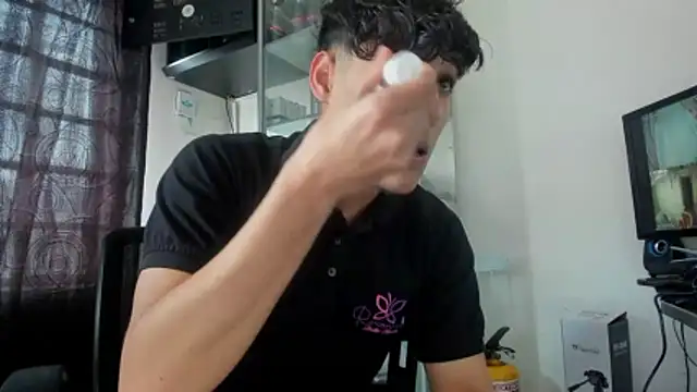 Snapshot of MaxStar26 chatting on 01-12-26, 12:54 MaxStar26 online show from 01-12-26, 12:54