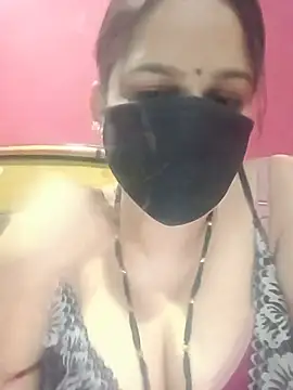 Snapshot of 01Roshani chatting on 06-18-26, 09:09 01Roshani online show from 06-18-26, 09:09