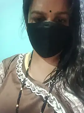 Snapshot of 01Roshani chatting on 06-27-26, 07:57 01Roshani online show from 06-27-26, 07:57