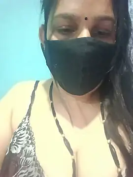 Snapshot of 01Roshani chatting on 06-27-26, 07:19 01Roshani online show from 06-27-26, 07:19