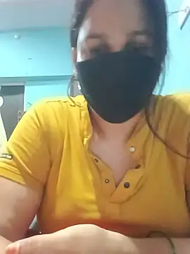 Snapshot of 01Roshani chatting on 06-29-26, 10:15 01Roshani online show from 06-29-26, 10:15