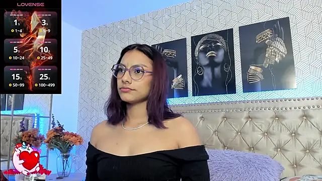 Snapshot of MeganRosseX chatting on 02-02-26, 09:13 MeganRosseX online show from 02-02-26, 09:13