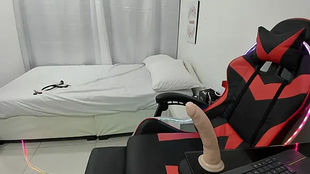 julian xx online show from 03-10-26, 07:08