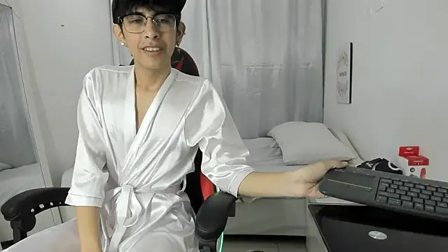 julian xx online show from 03-17-26, 07:06